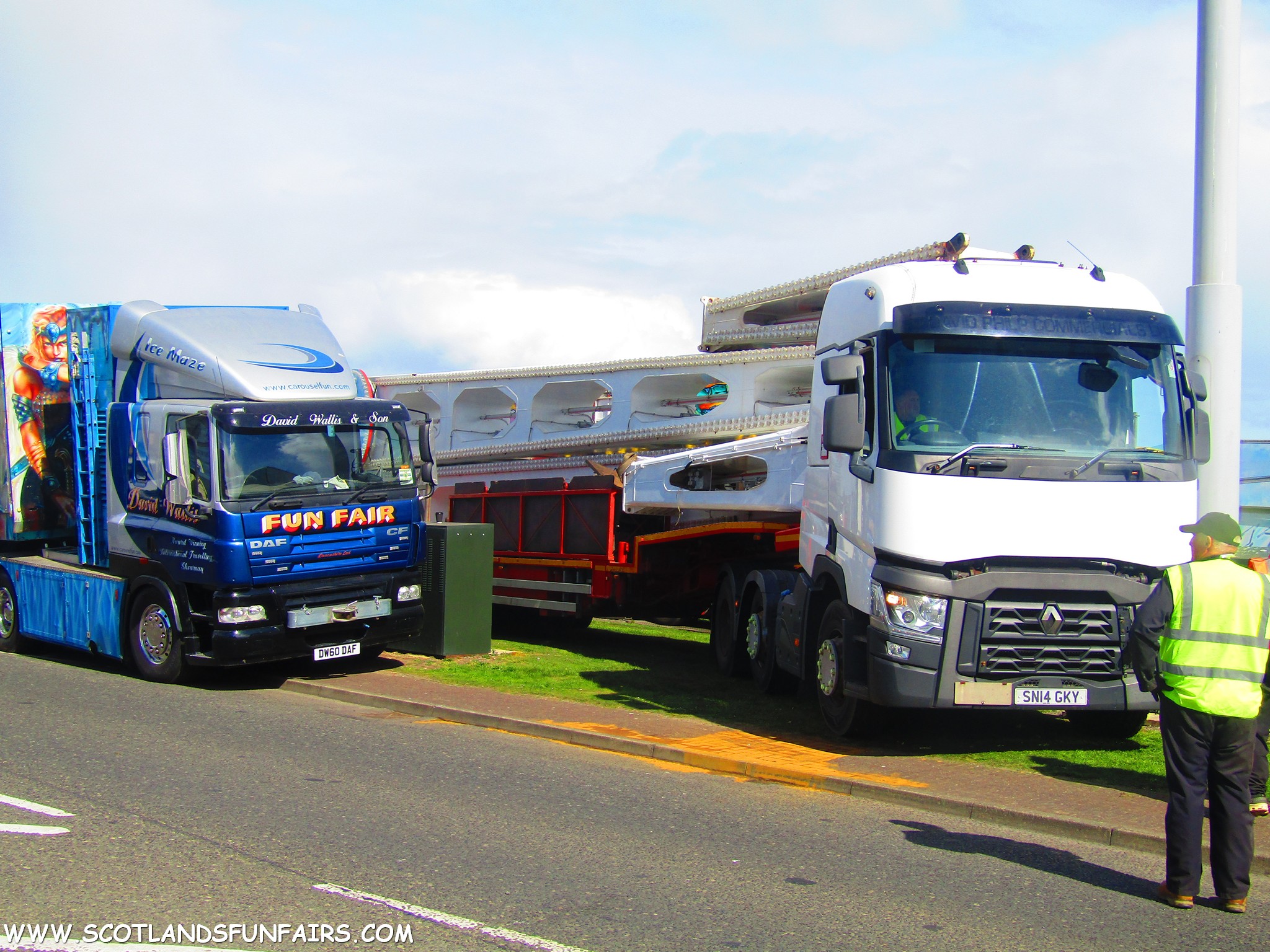 David Wallis's DAF & David Taylors Renault