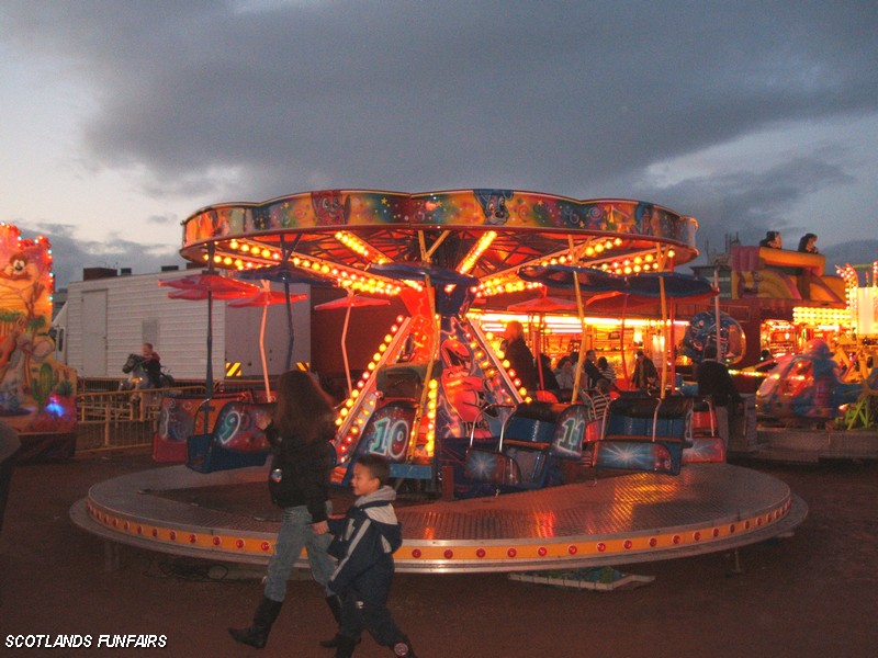 Darren Cowleys Mini Skydiver