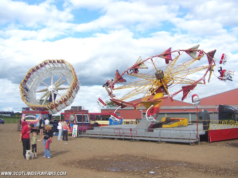 Damien Batemans Round Up & Rodney Johnstones Skydiver