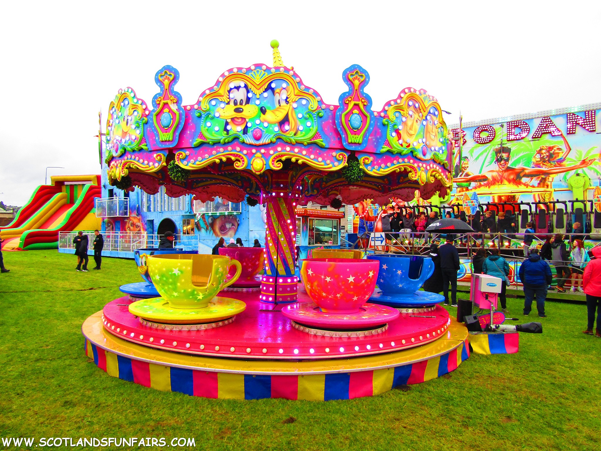 Hornes Teacups
