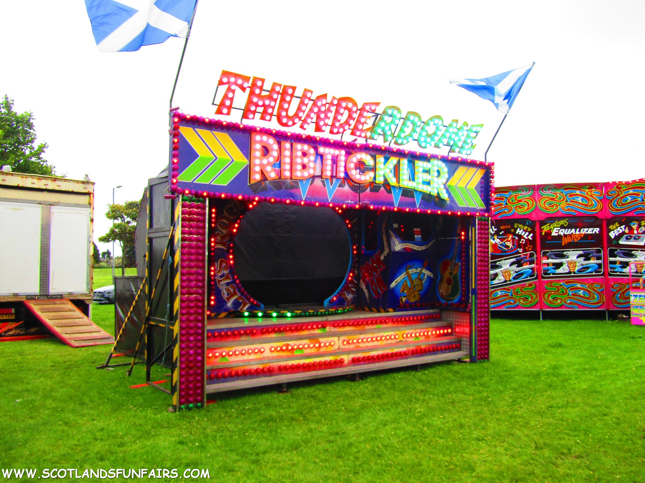 Alfie Clarkes Ribtickler