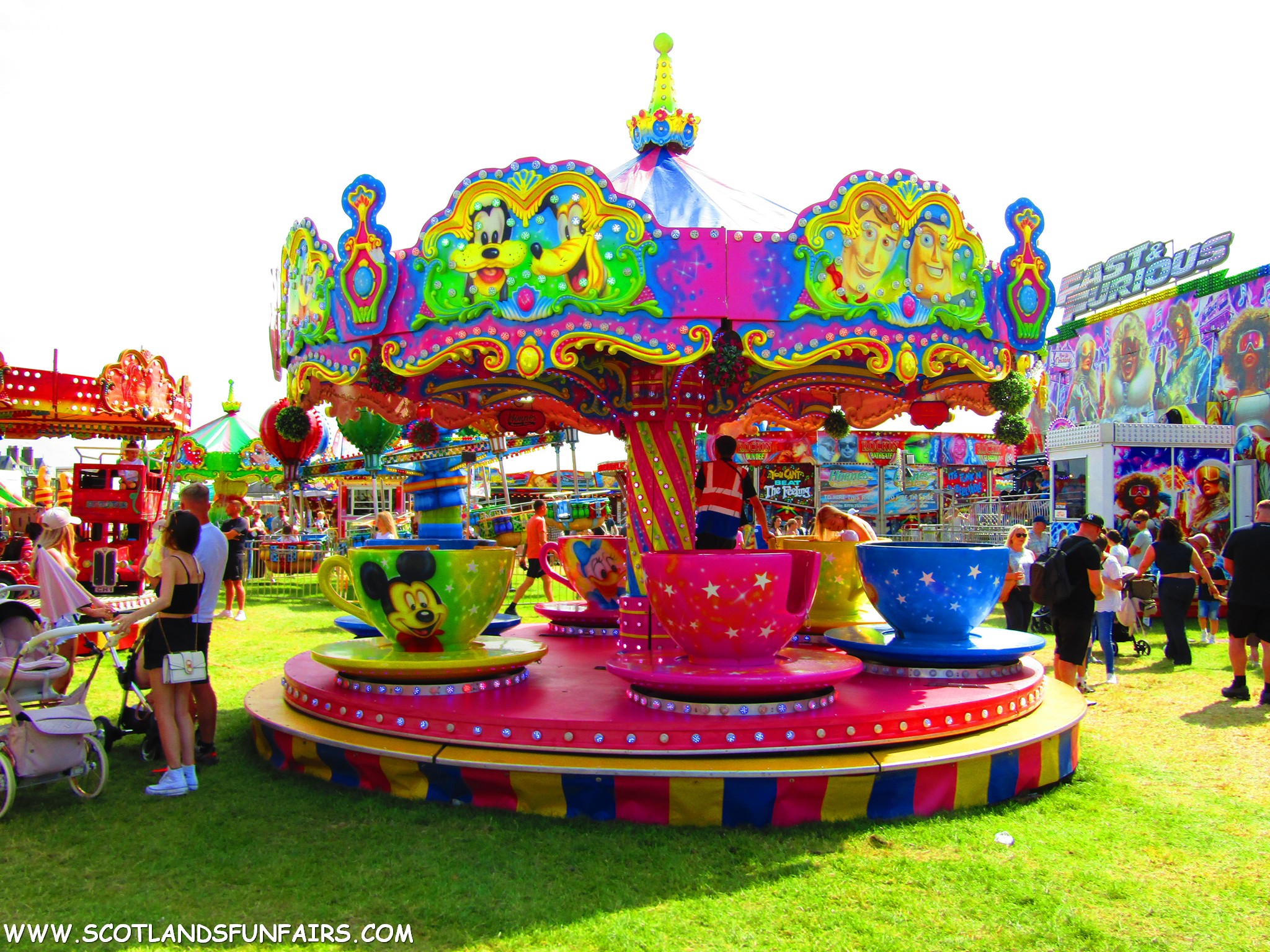 Hornes Teacups