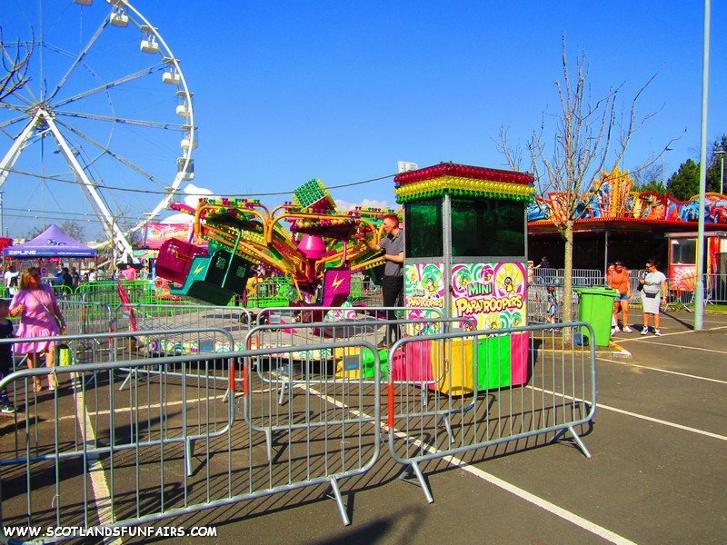 Sherman Wynns Mini Skydiver